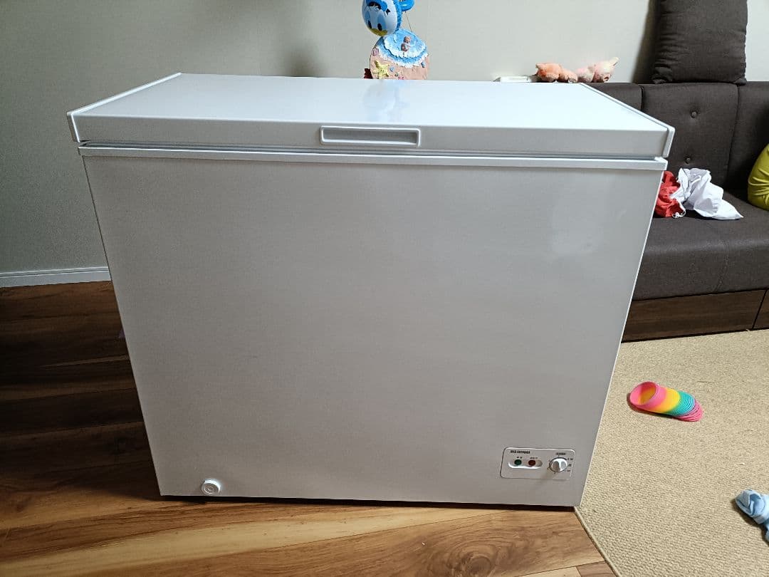 ホワイト横型冷凍庫 2バスケット付き