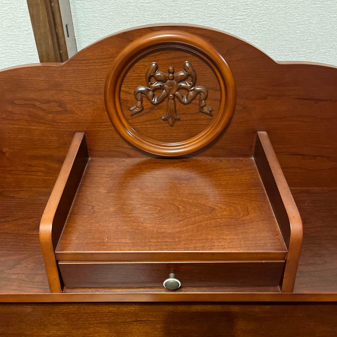 ◆リン・ホーリン社 ◆学習デスク◆コンセント二口付き