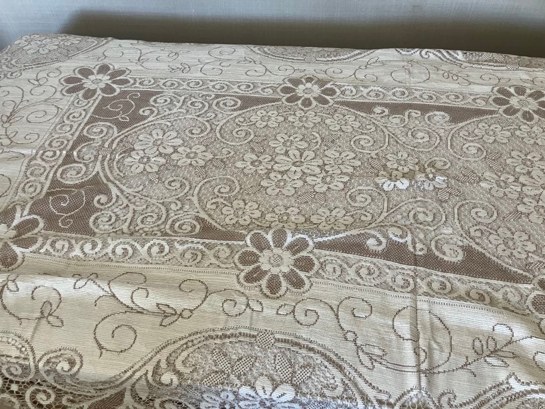 フランス製ビンテージ花柄大テーブルクロスとナプキン6セット　ベージュ白系　未使用